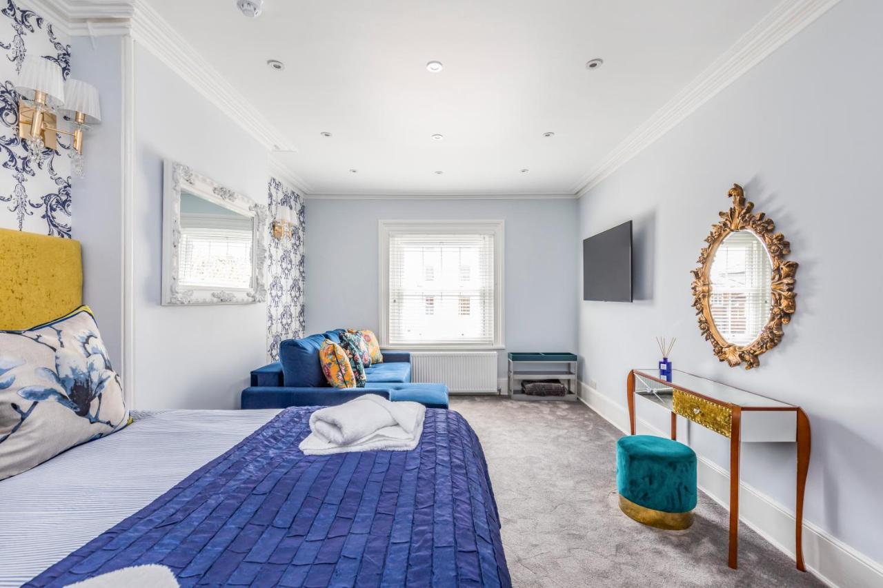 Deluxe Studios With Spa Included Portsmouth Exterior photo