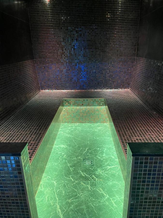 Deluxe Studios With Spa Included Portsmouth Exterior photo