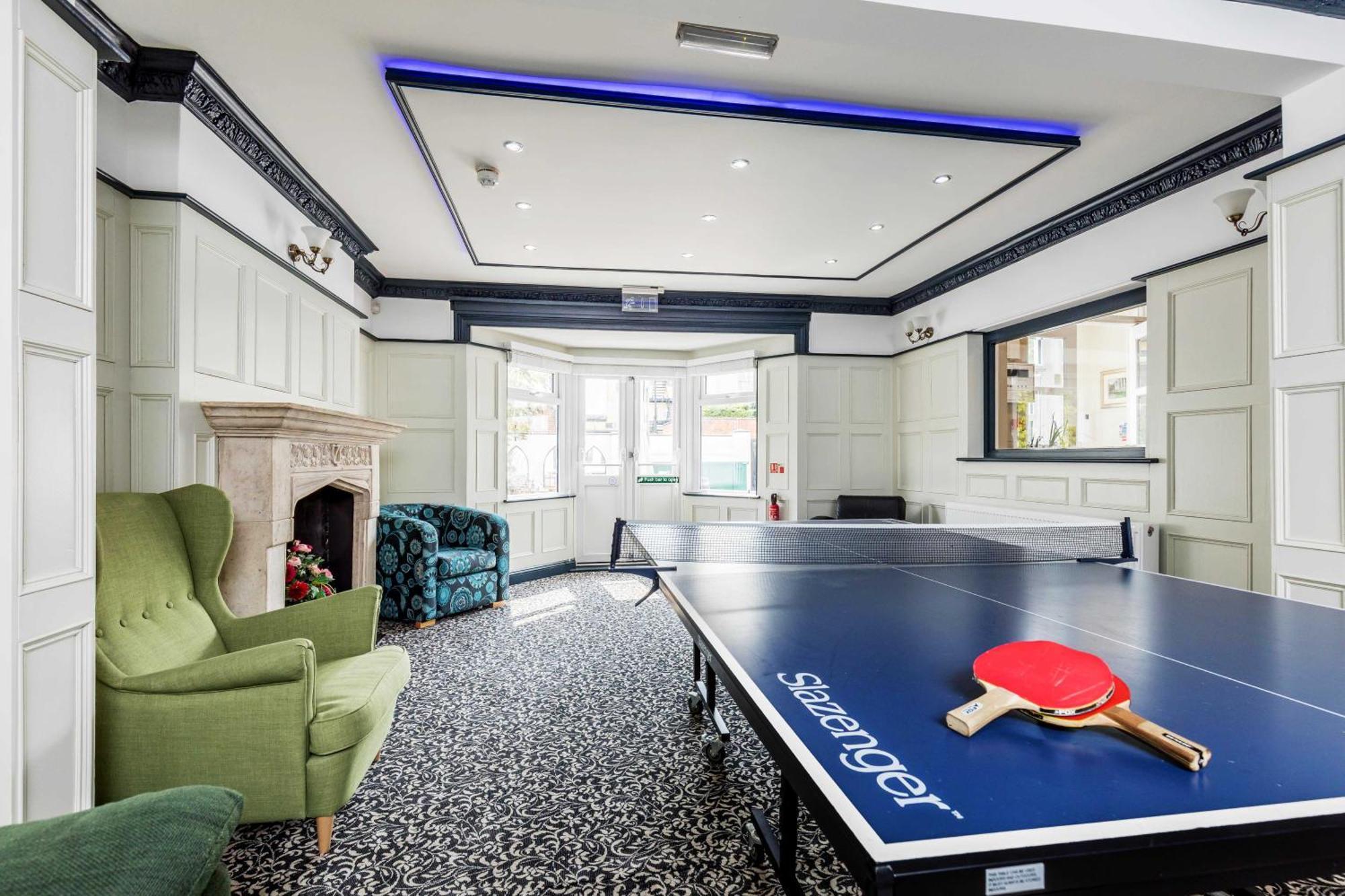 Deluxe Studios With Spa Included Portsmouth Exterior photo