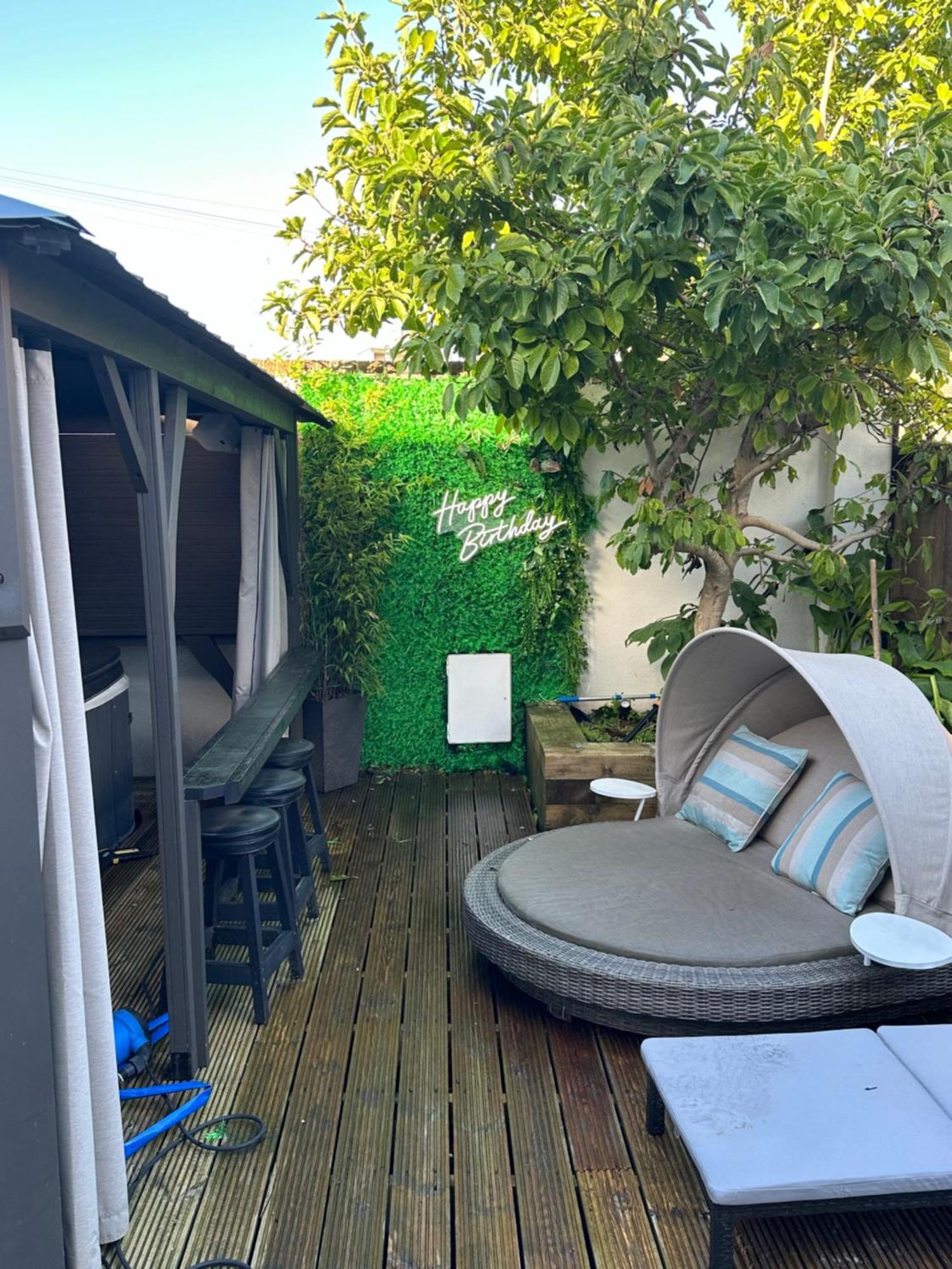 Deluxe Studios With Spa Included Portsmouth Exterior photo